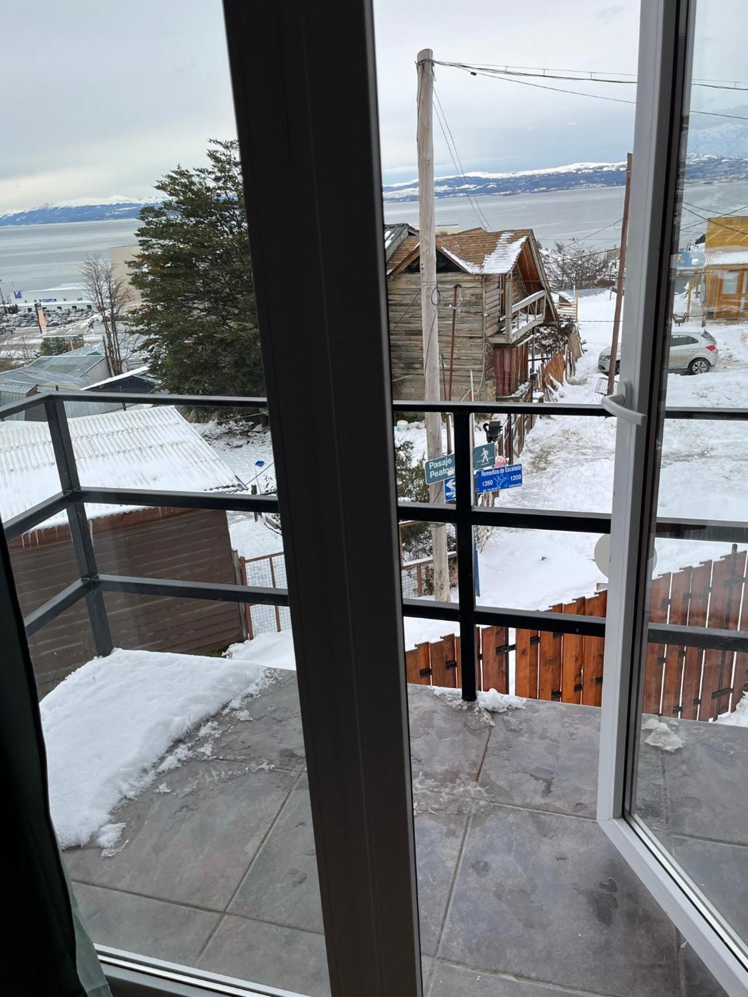 Vista Al Faro Ushuaia Apartment Exterior photo